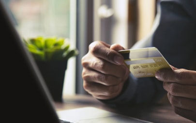 المصارف والمؤسسات المالية